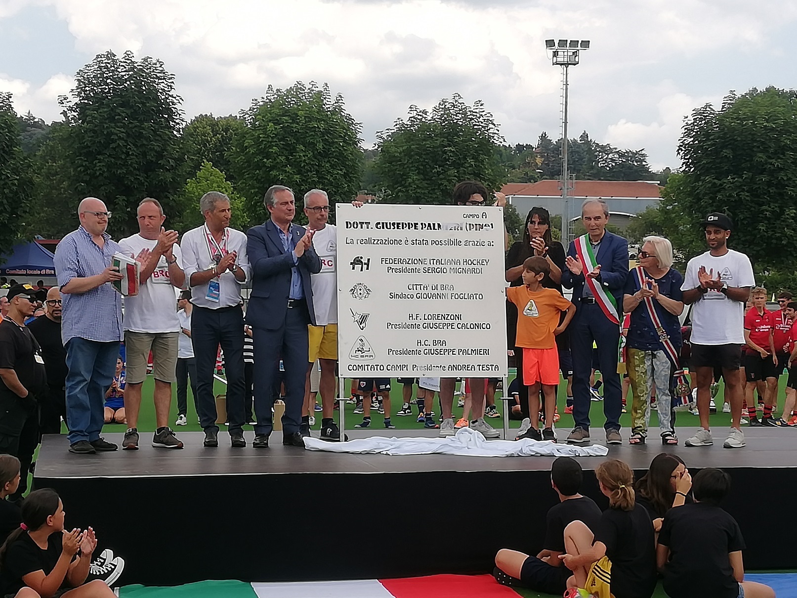 Il Comune intitola il rinnovato campo da hockey al dott. Palmieri