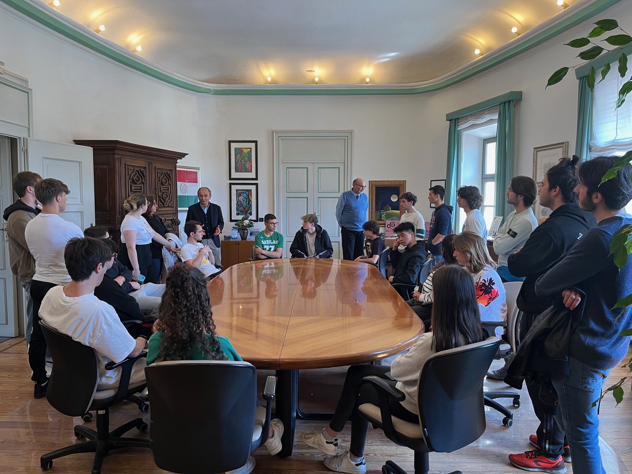 Studenti del Guala "a lezione" in municipio