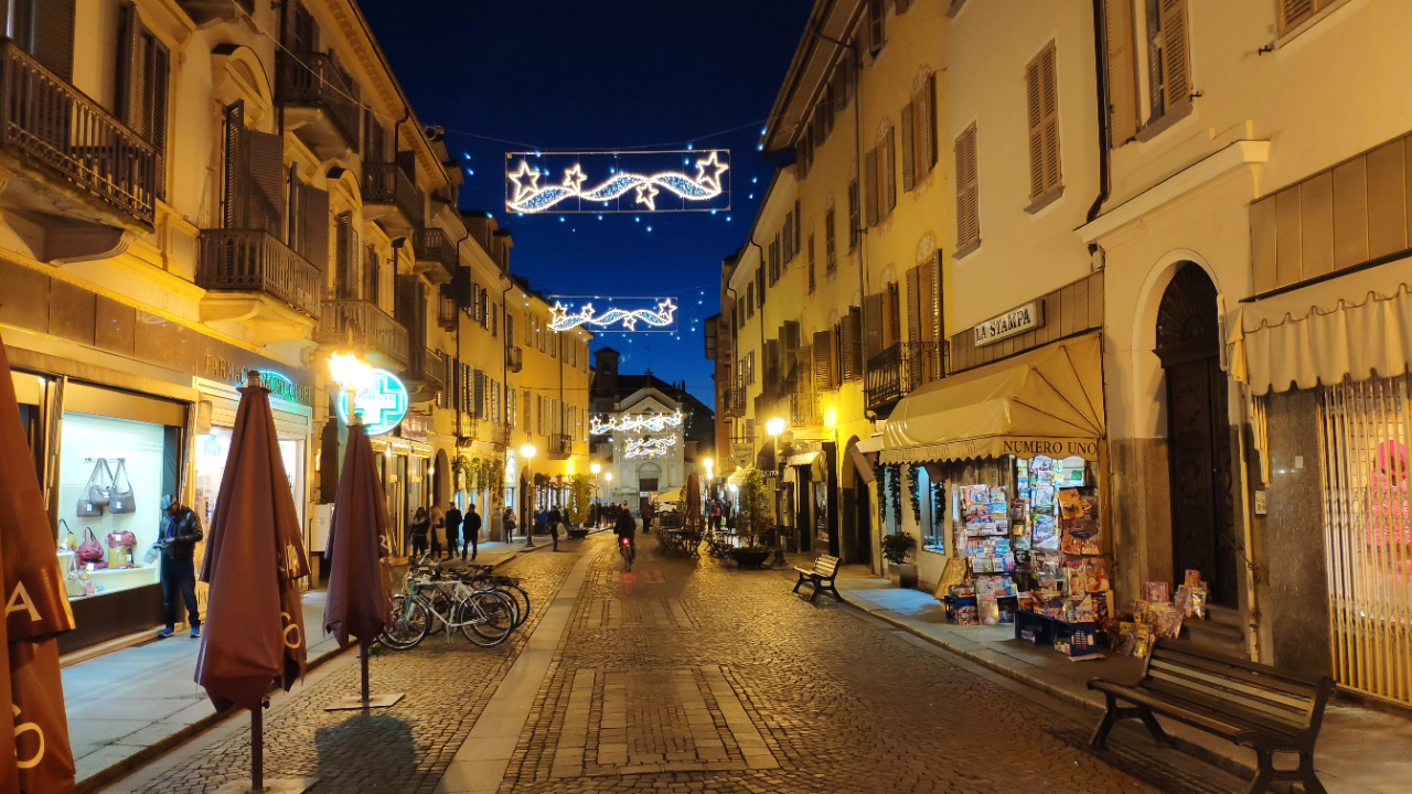 Bra: la città si illumina per il Natale