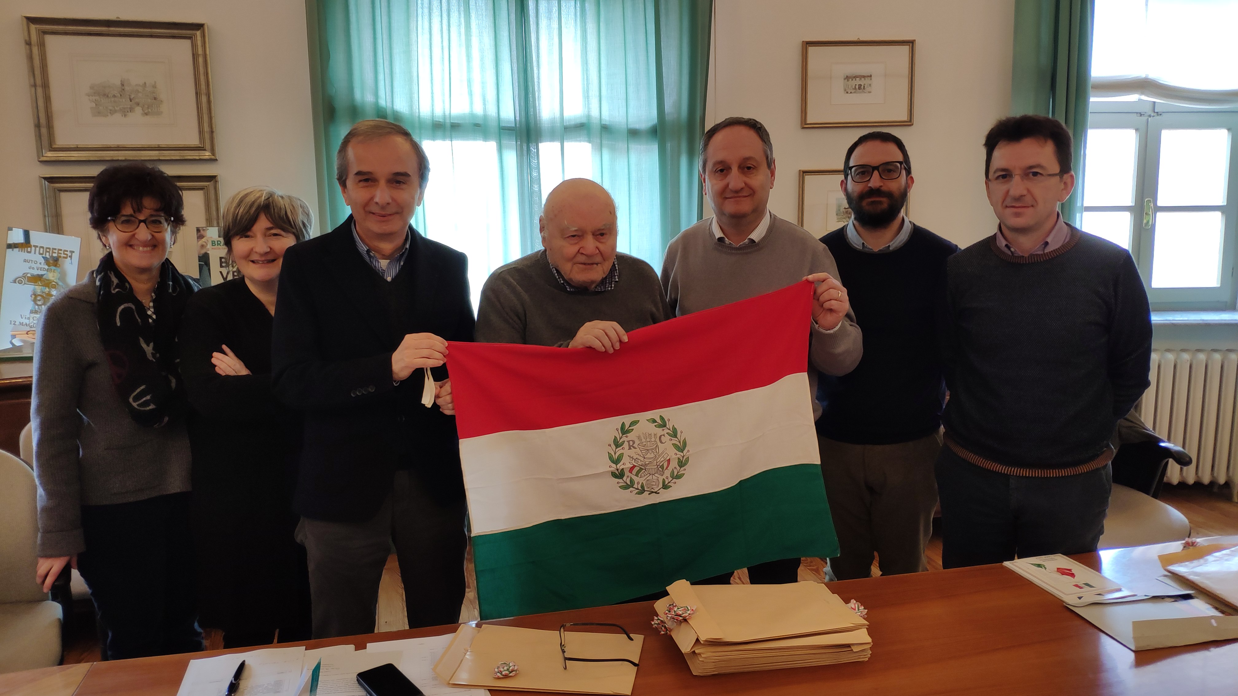 Un tricolore storico per il Comune di Bra