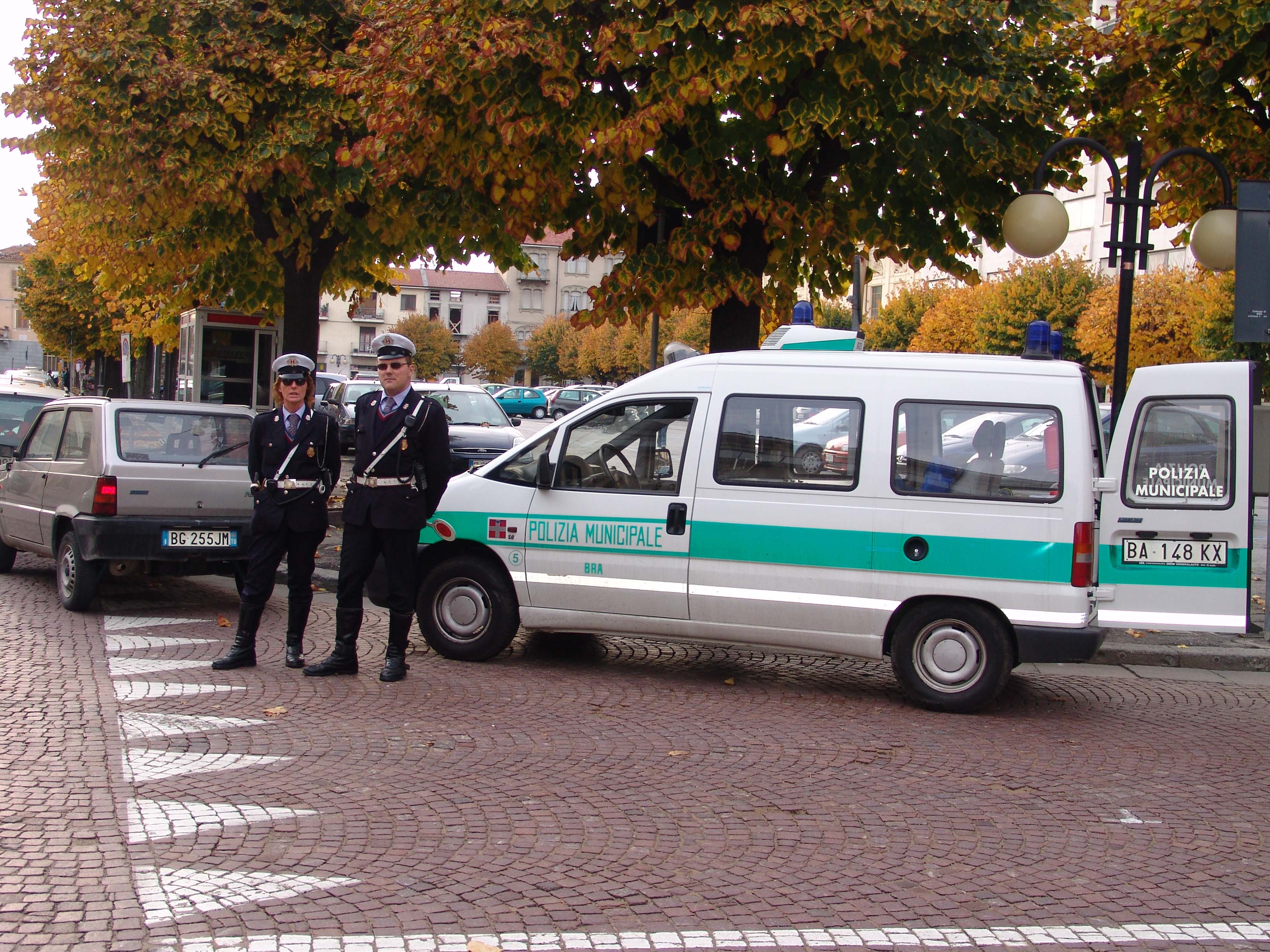Bra: ruba addobbi di Natale, individuata dalla Polizia Municipale