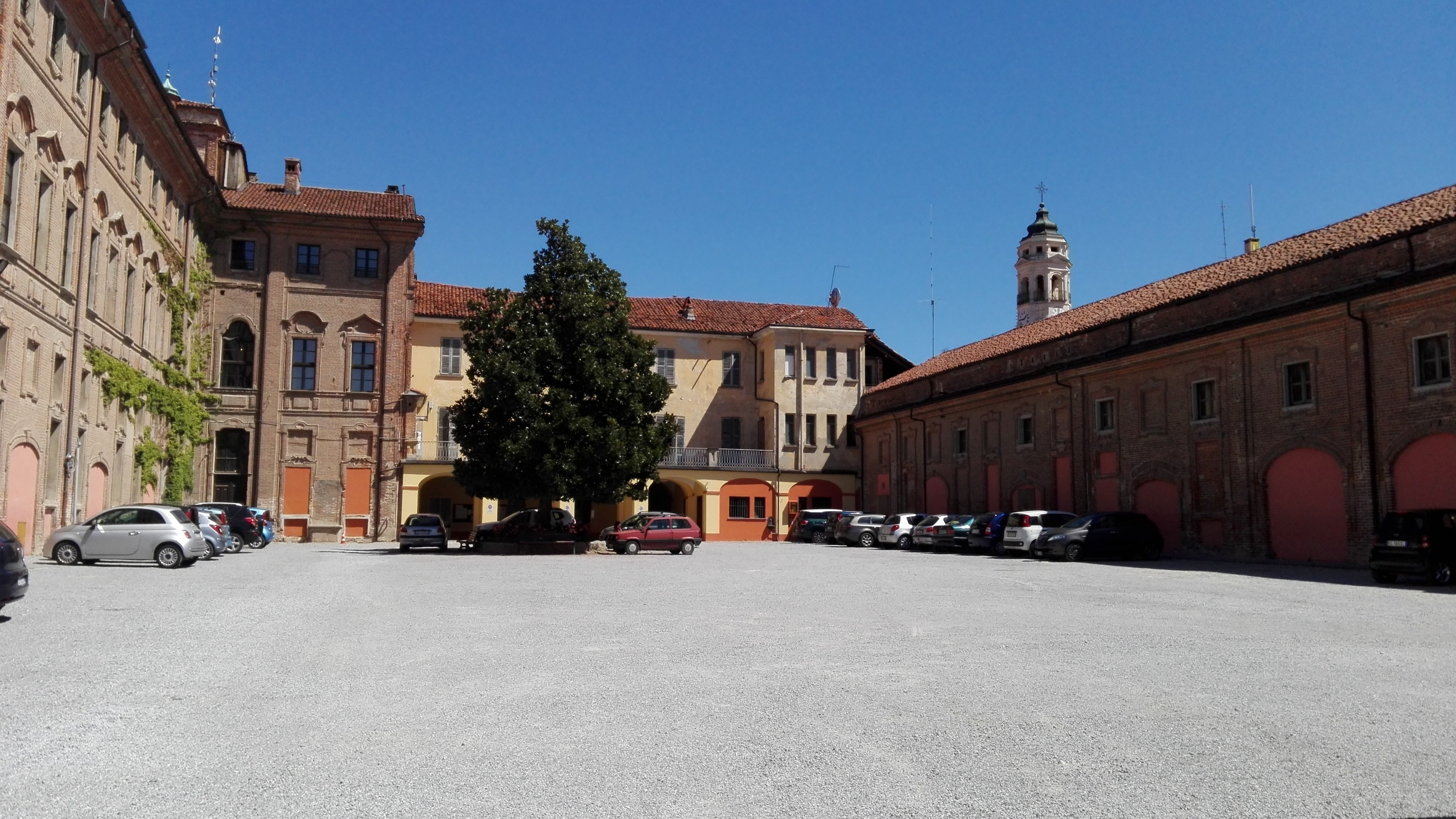 Bra: lavori nel cortile delle Maschili