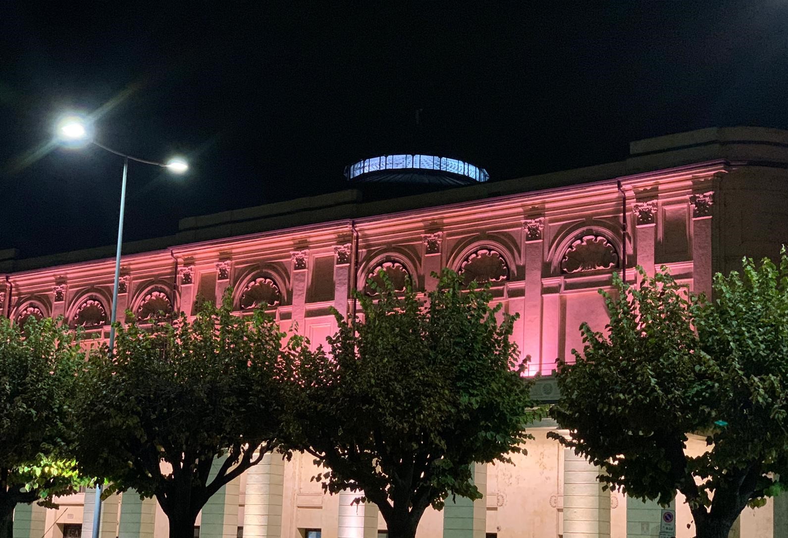 Bra: prevenzione tumore al seno, il Politeama si illumina di rosa