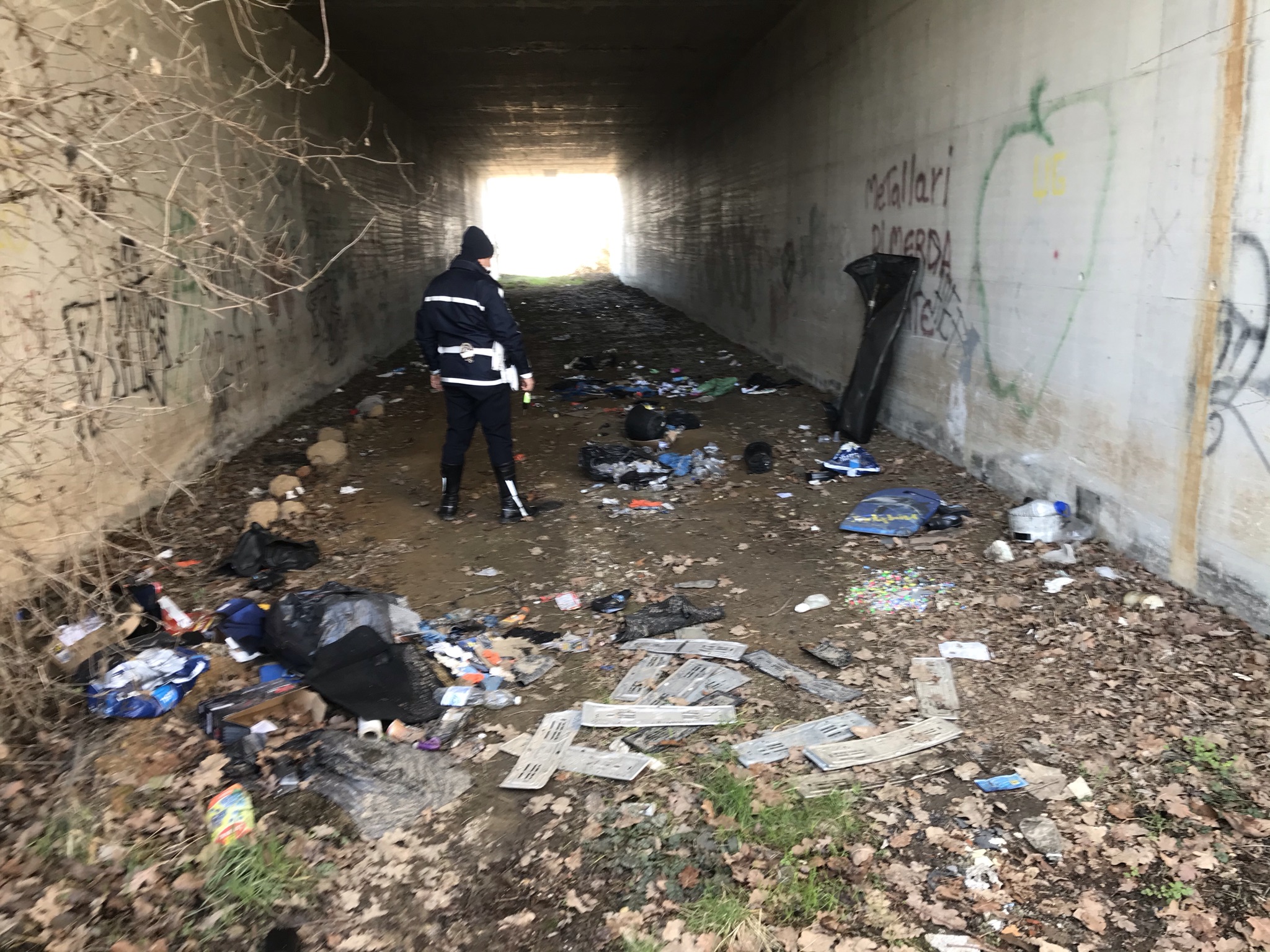 La Polizia Municipale sanziona diversi autori di abbandoni di rifiuti