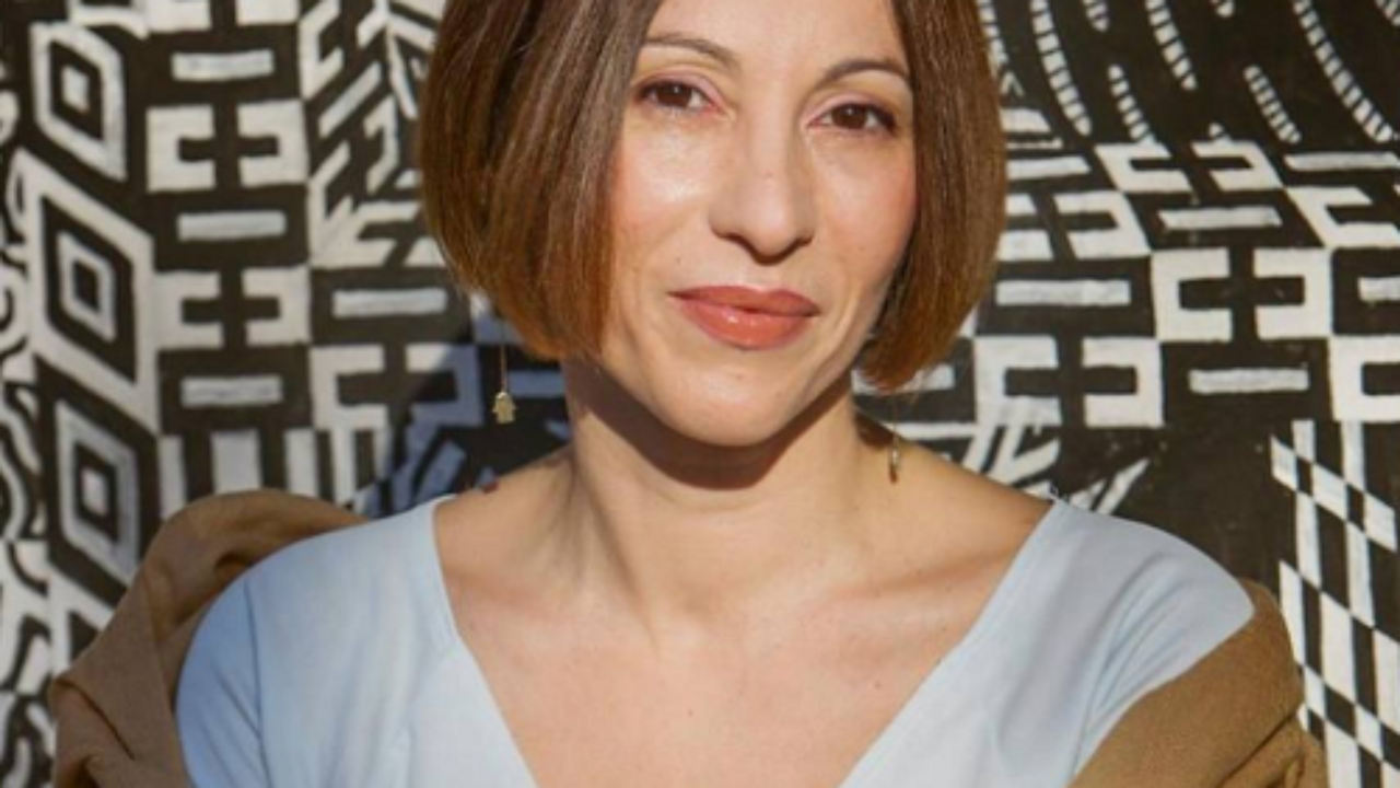 “Into the books” con la biblioteca: il 23 incontro con Simona Vinci